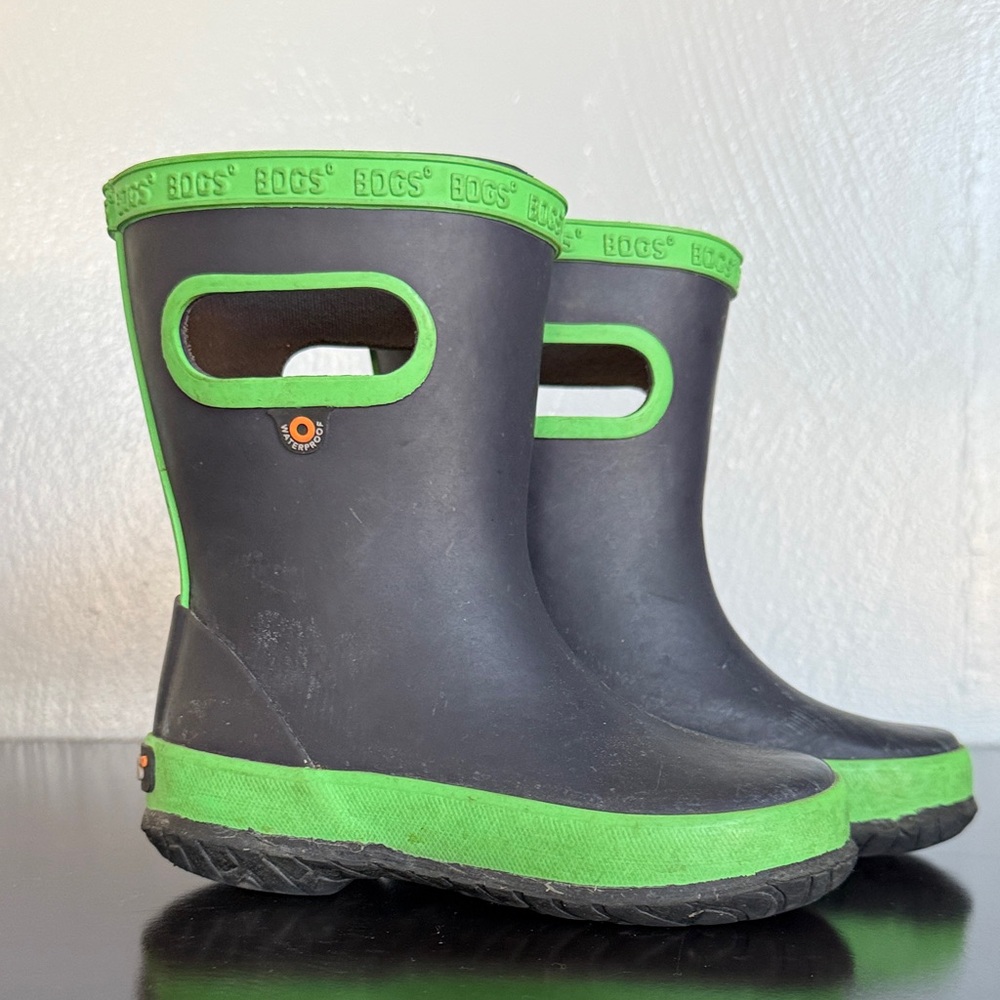 Bogs Kids' Black and Green Rain Boots